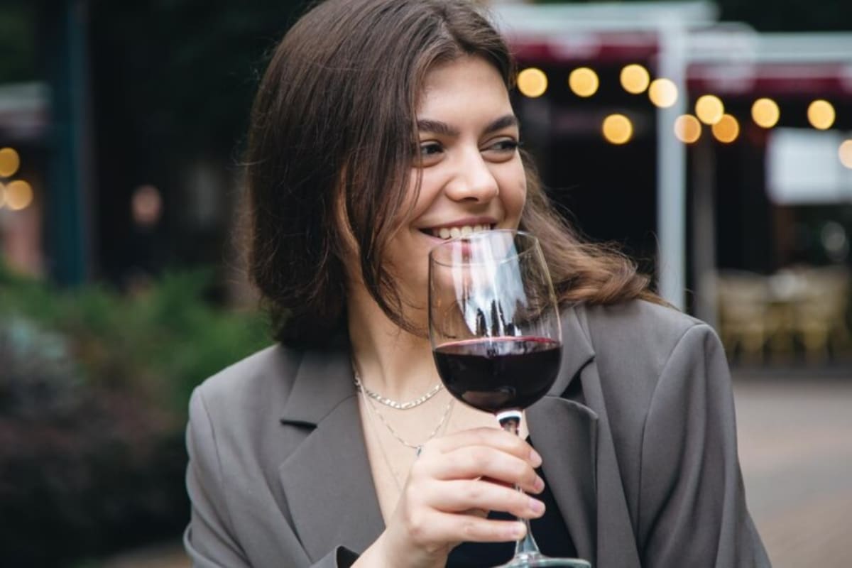 How Can Alcohol Affect The Results of Your Whitening Treatment?